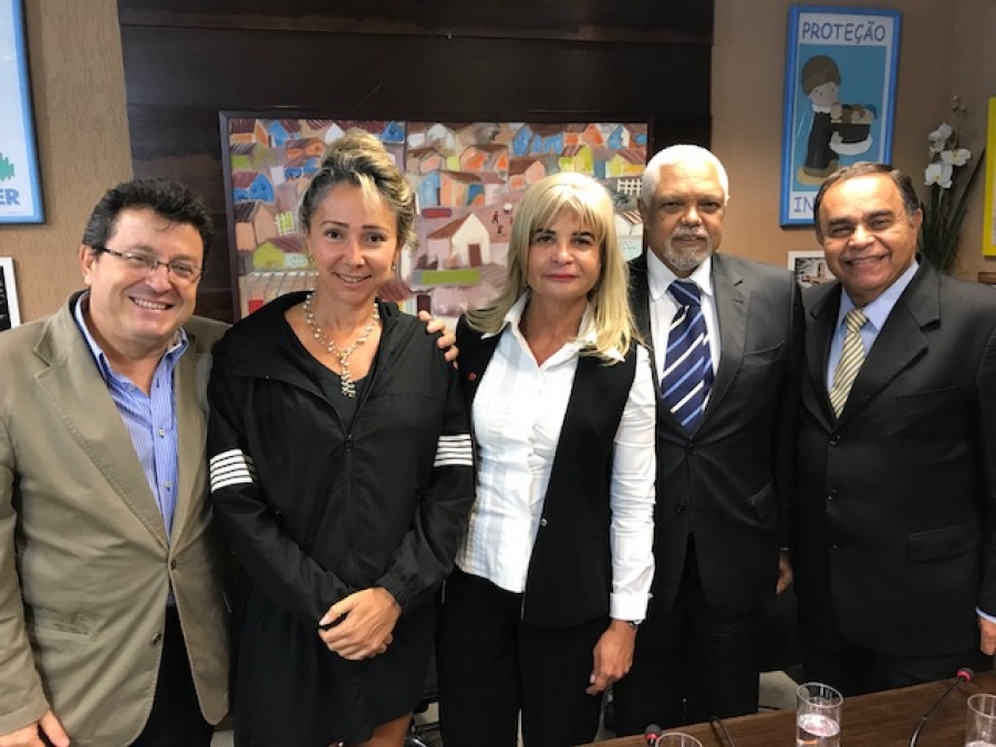 Da esq. para a dir., João Batista Damasceno, Cláudia Cataldi, Rita Cortez, Antonio Carlos Esteves e Siro Darlan