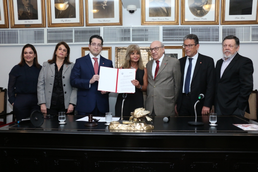 Da esq. para a dir., Leila Pose Sanches, Adriana Brasil Guimarães, Fábio Nogueira, Rita Cortez, Sergio Tostes, Antônio Laért Vieira Júnior e Duval Vianna