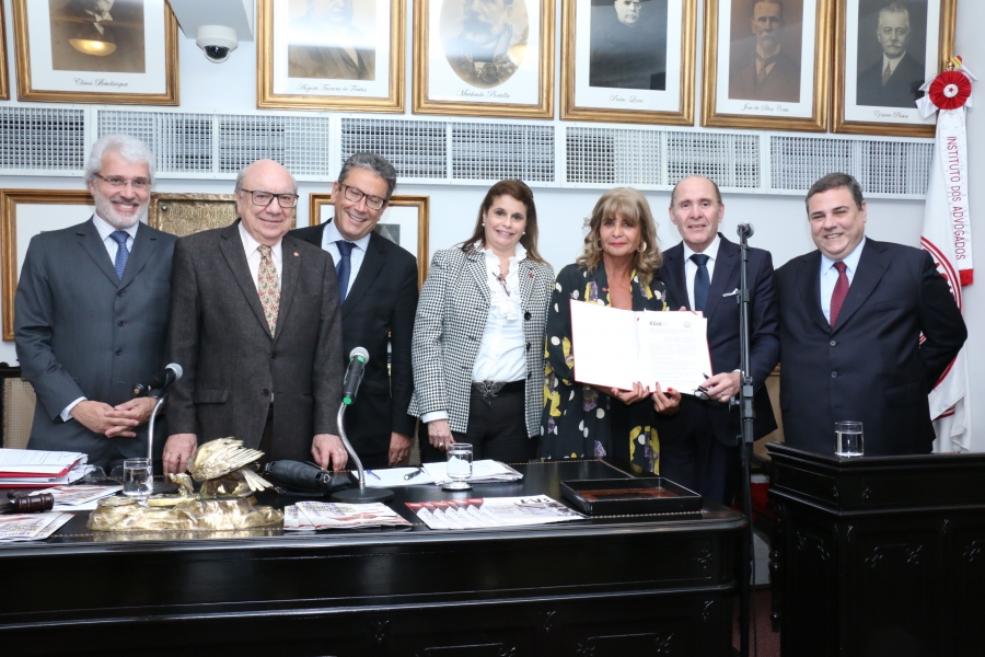 Da esq. para a dir., Carlos Eduardo Machado, Sergio Tostes, Antônio Laért Vieira Junior, Adriana Brasil Guimarães, Rita Cortez, Cajé e Márcio Costa