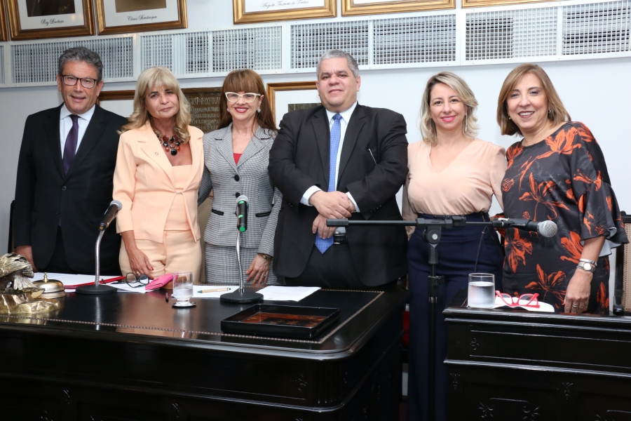 Da esq. para a dir., Antonio Laért Vieira Junior, Rita Cortez, Kátia Tavares, Antônio Fabrício de Matos Gonçalves, Adriane Bramente de Castro Ladenthin e Suzani Andrade Ferraro
