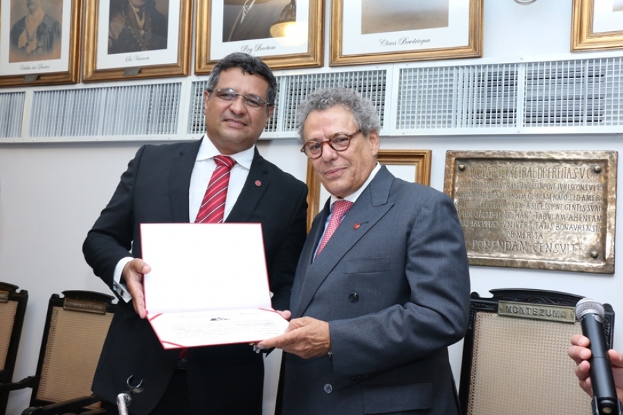 Raimundo Nonato Chaves Neto é empossado como membro efetivo do IAB pelo presidente Técio Lins e Silva